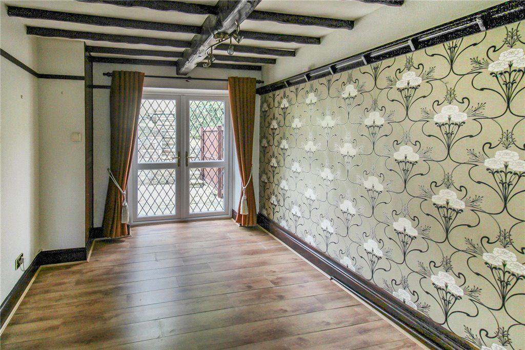 Property photo 3 of 18 Dining Room