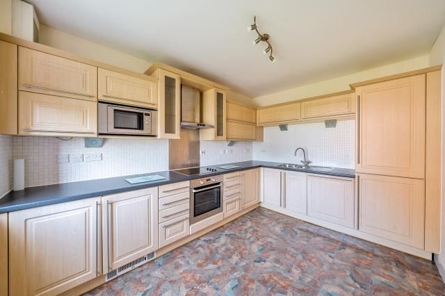 Property photo 3 of 20 Kitchen