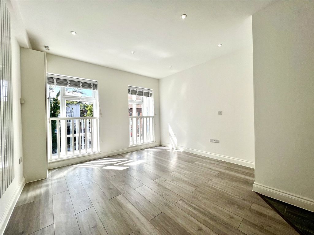 Property photo 1 of 11 Reception Room
