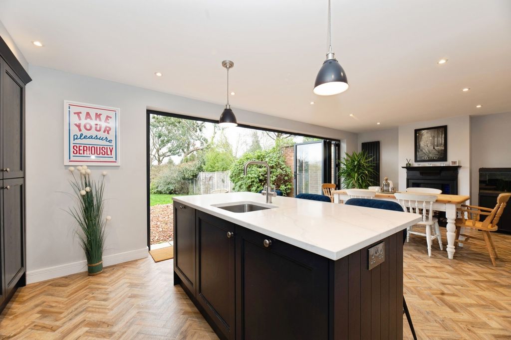 Property photo 2 of 17 Pbox-Img.Jpg