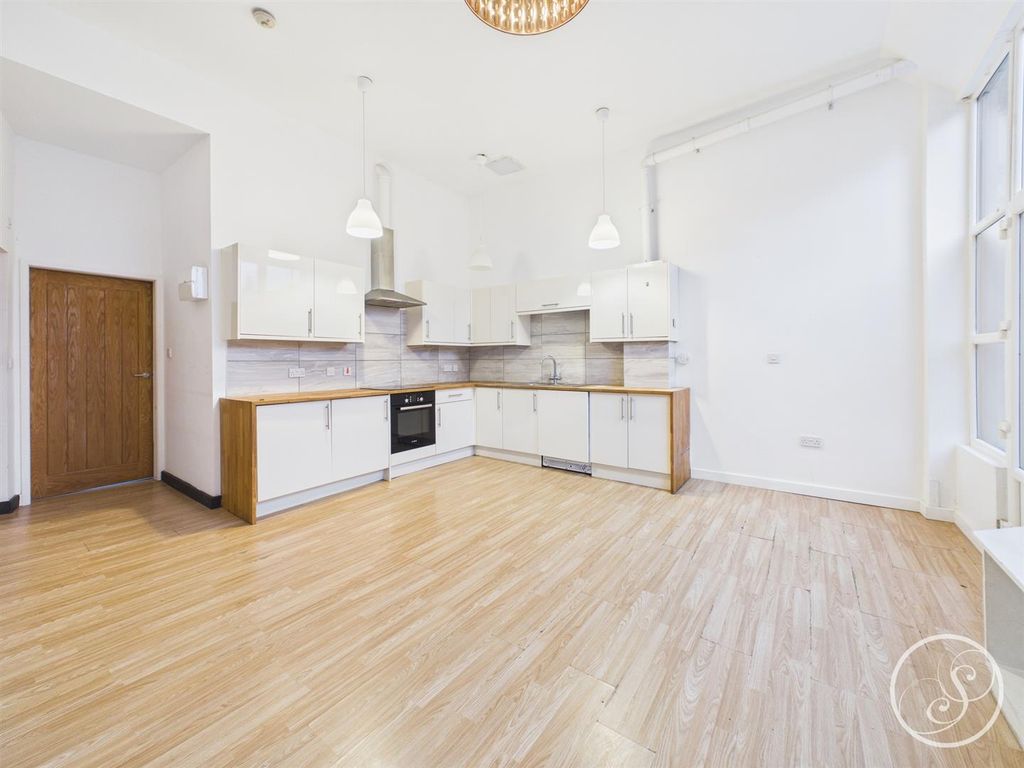 Property photo 2 of 9 Cam02071G0-Pr0833-Still003.Jpg