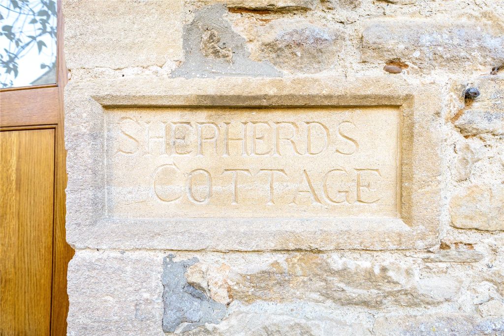 Property photo 2 of 21 Shepherds Cottage