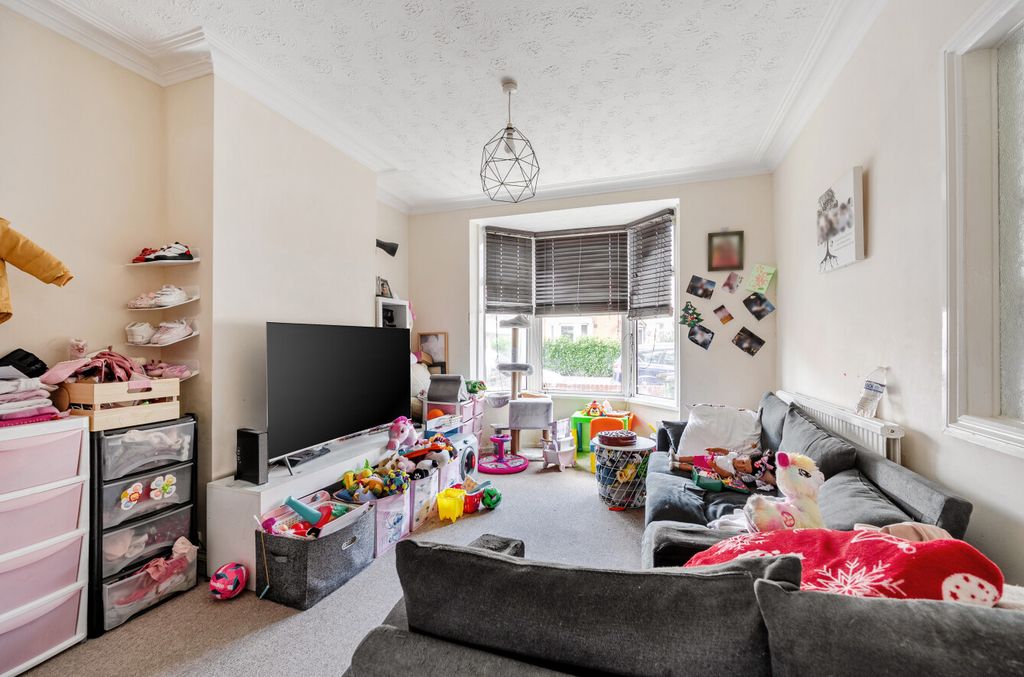 Property photo 2 of 12 1431310-19-69c505...