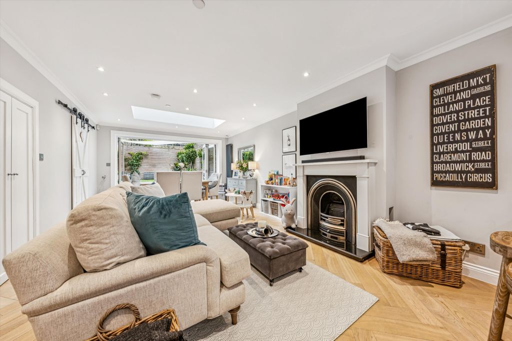 Property photo 2 of 15 Image