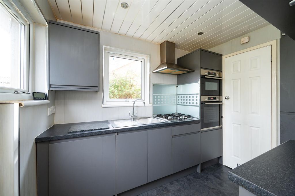 Property photo 2 of 17 Currievaledrive_011.Jpg