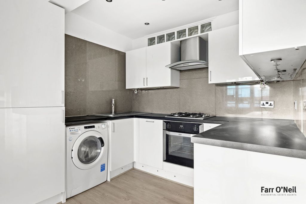 Property photo 3 of 16 Photo 11