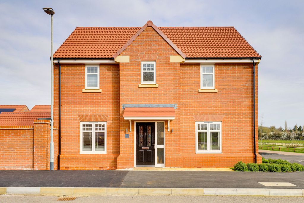 Property photo 1 of 36