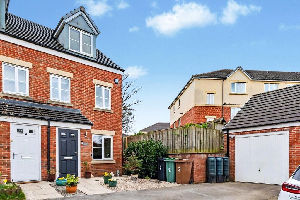 Property photo 1 of 14 Front