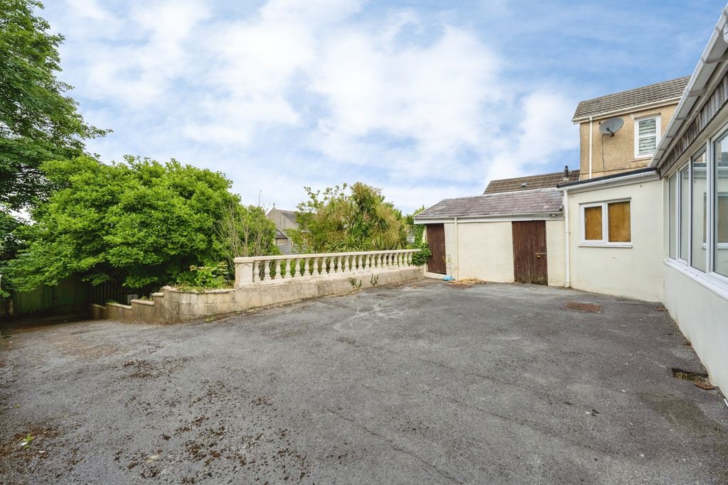 Property photo 2 of 21 Pbox-Img.Jpg
