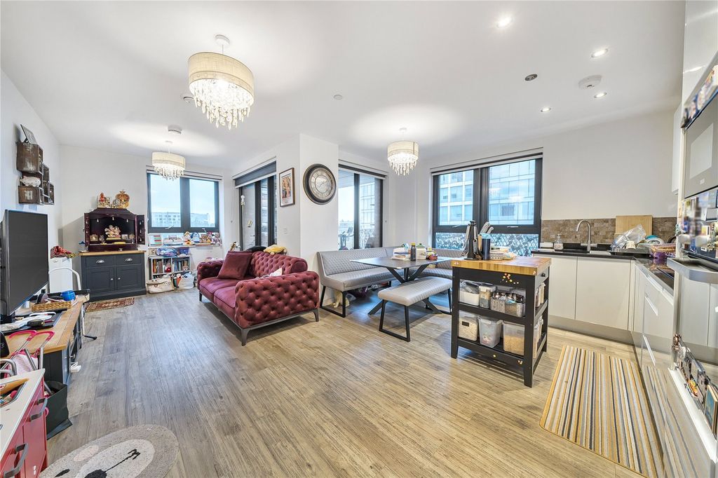 Property photo 2 of 19 Picture No. 11