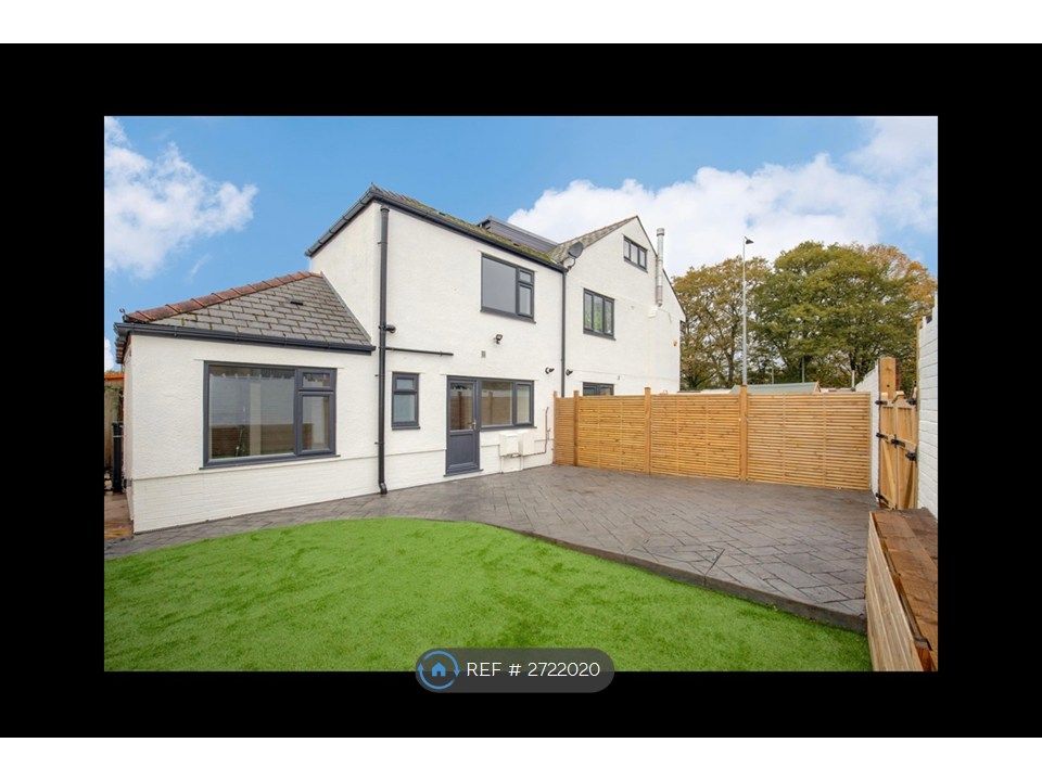 Property photo 1 of 11 Front Garden