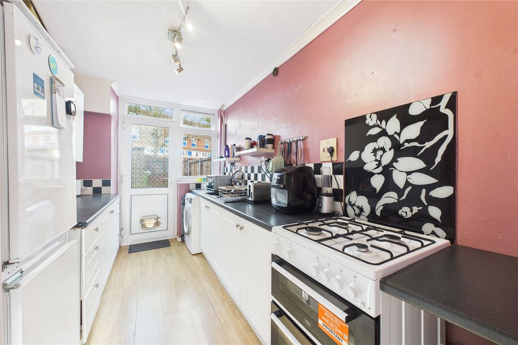 Property photo 3 of 8 Picture No. 16