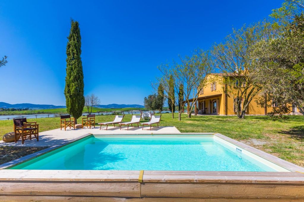 Property photo 1 of 40