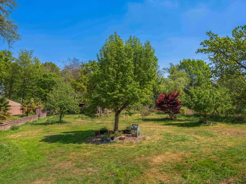 Property photo 3 of 108