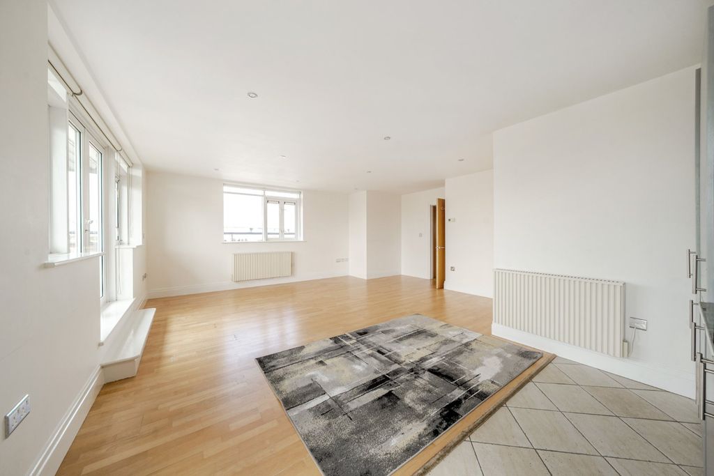 Property photo 3 of 17 Picture No. 07