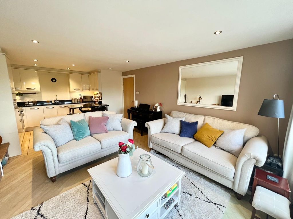 Property photo 2 of 20 0A51Bd70-570B-4911-8A43-E3A3Ed1Ab40F.Jpeg
