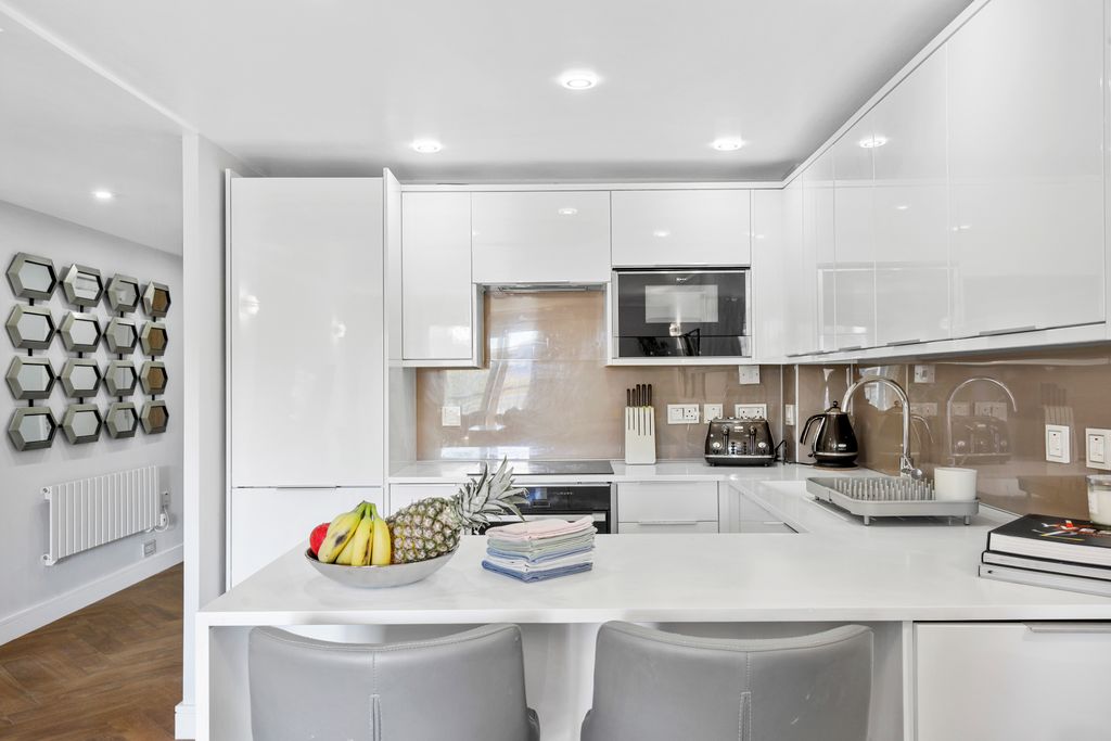 Property photo 1 of 59