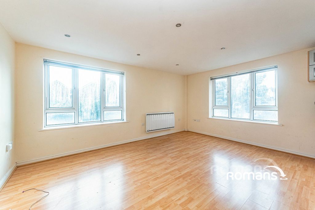 Property photo 2 of 20 Pbox-Img.Jpg