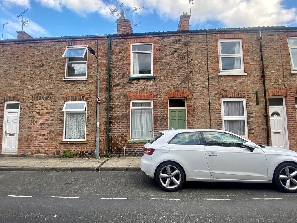 Property photo 1 of 12