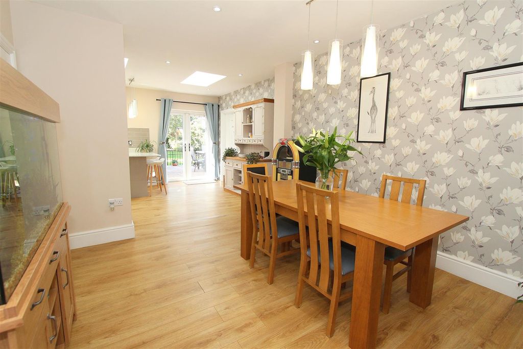Property photo 2 of 36 Din.Jpg