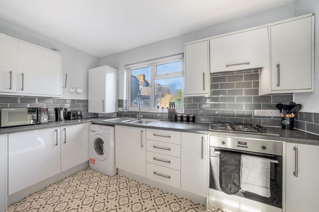 Property photo 1 of 24