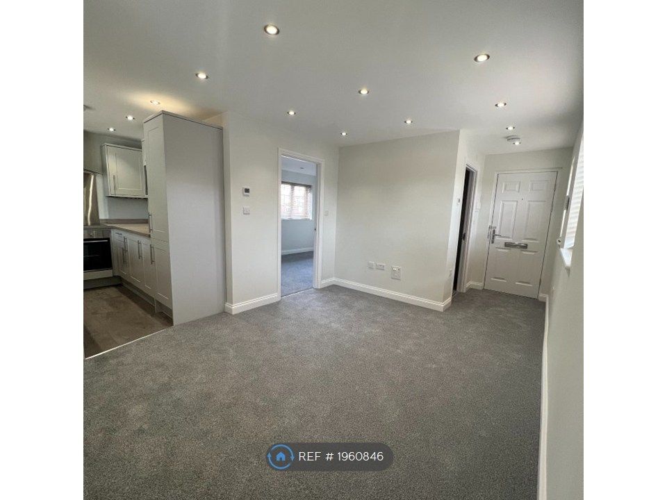 Property photo 1 of 12 Lounge