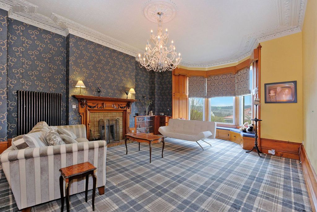 Property photo 2 of 30