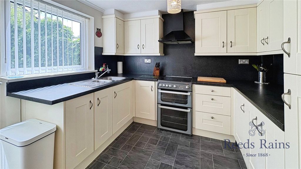Property photo 3 of 17 Picture No. 26