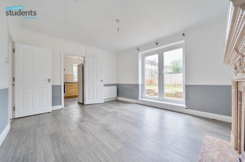 Property photo 3 of 10 Picture No. 12