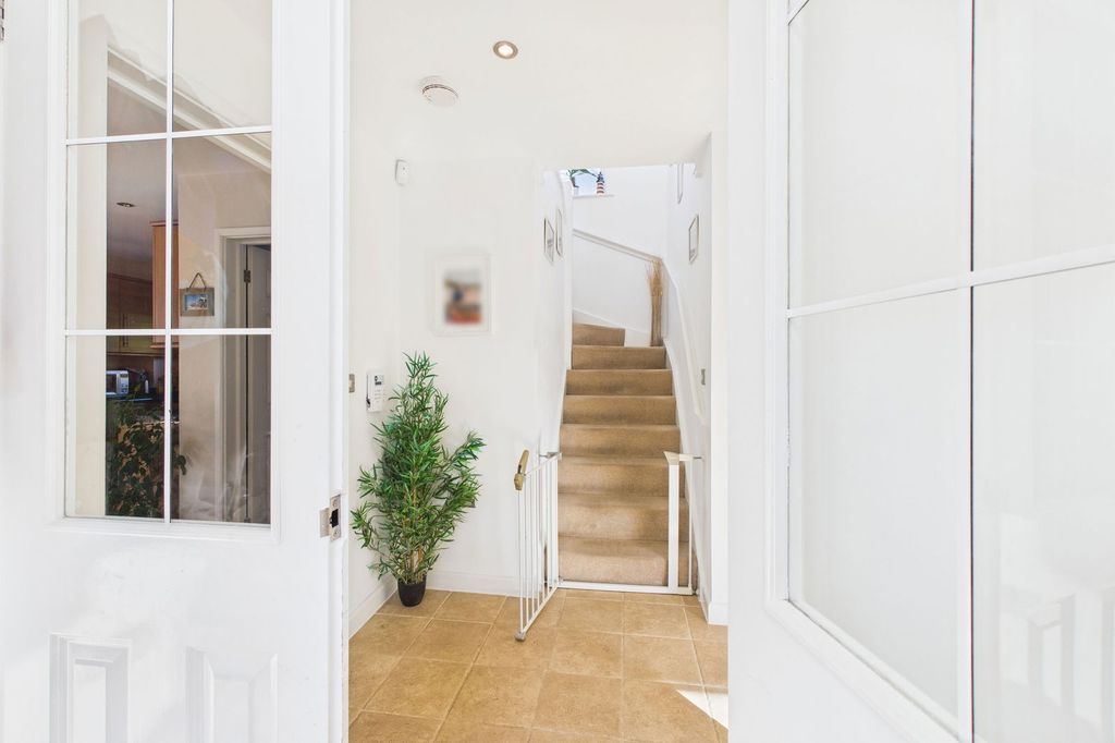 Property photo 2 of 29