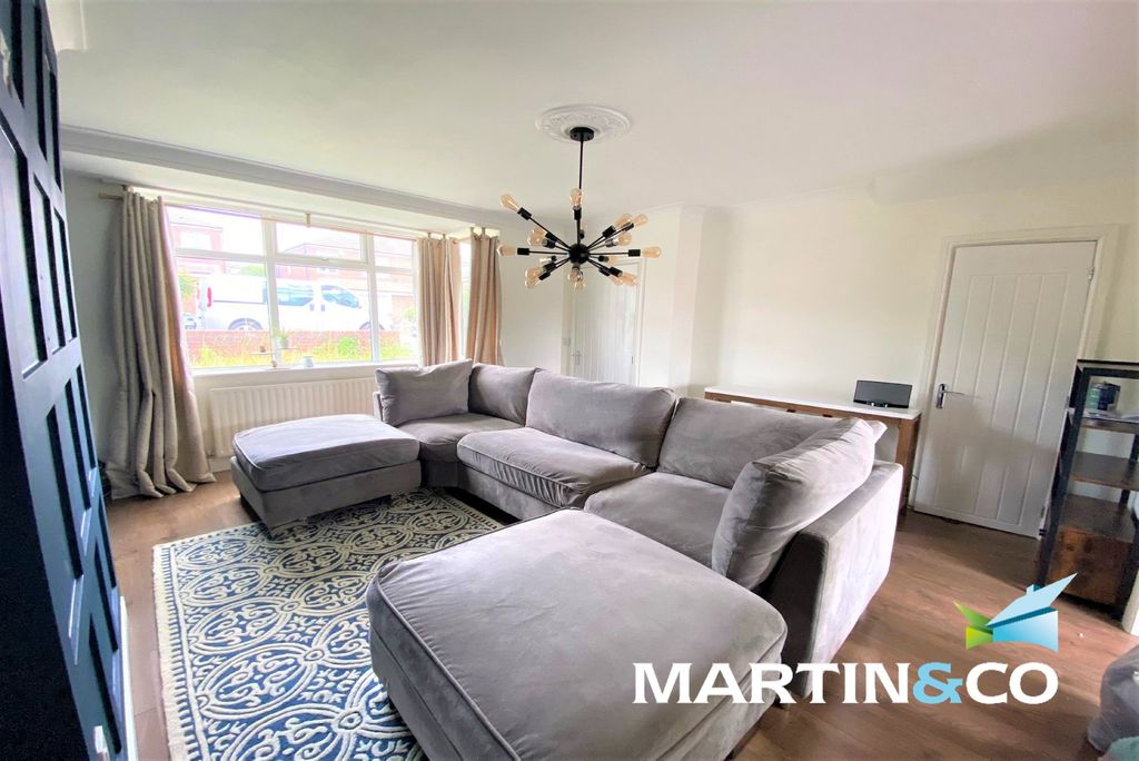 Property photo 3 of 10