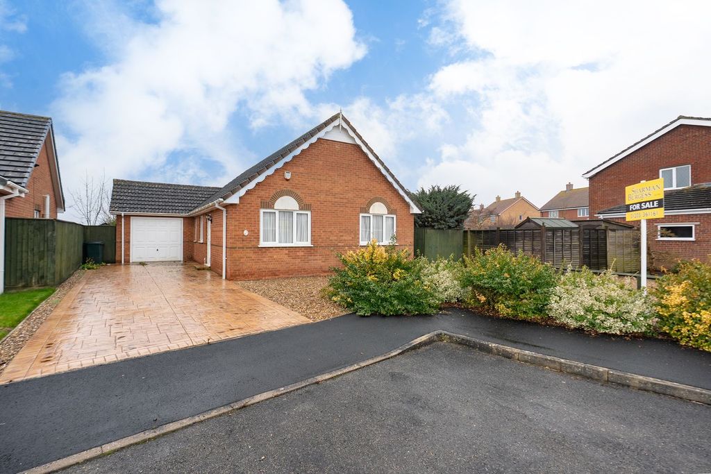 Property photo 1 of 11