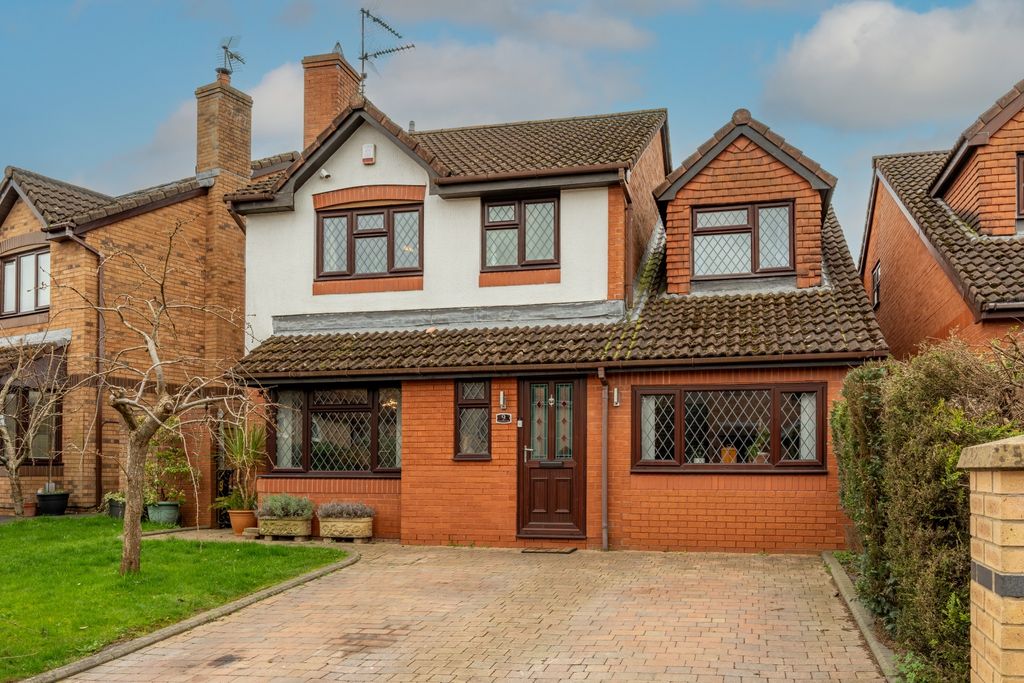 Property photo 1 of 29 Pennyfarthing-3