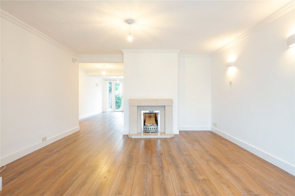 Property photo 3 of 14 Picture No. 10