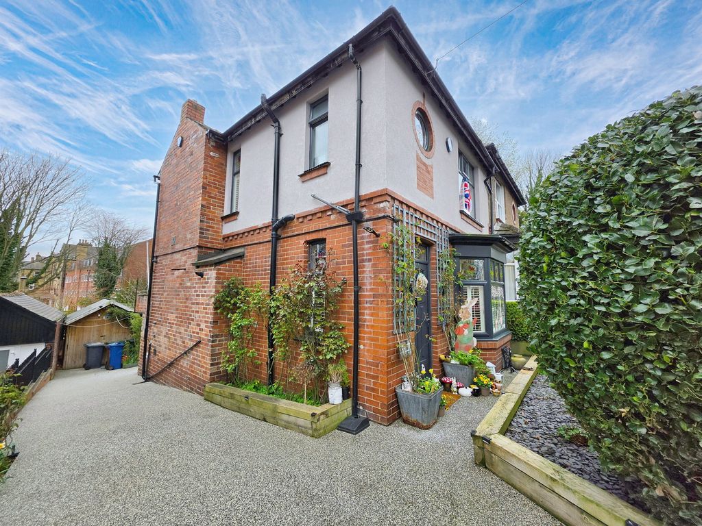 Property photo 1 of 25