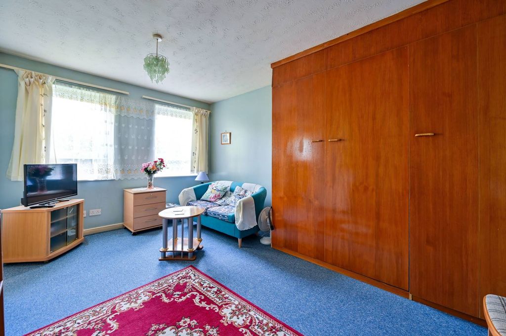 Property photo 1 of 6