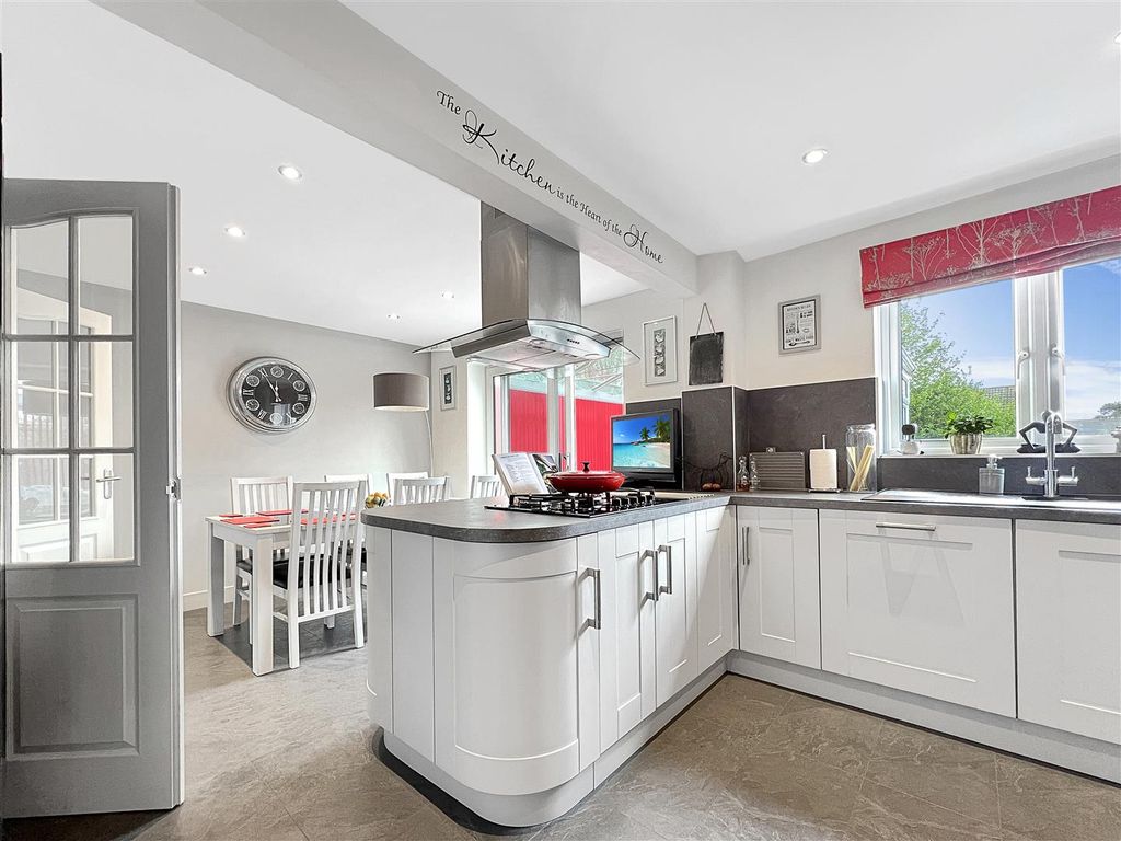 Property photo 2 of 30 8Fddf61545ba9Edd00Fb3129cc7A7E1d487537F7.Jpg