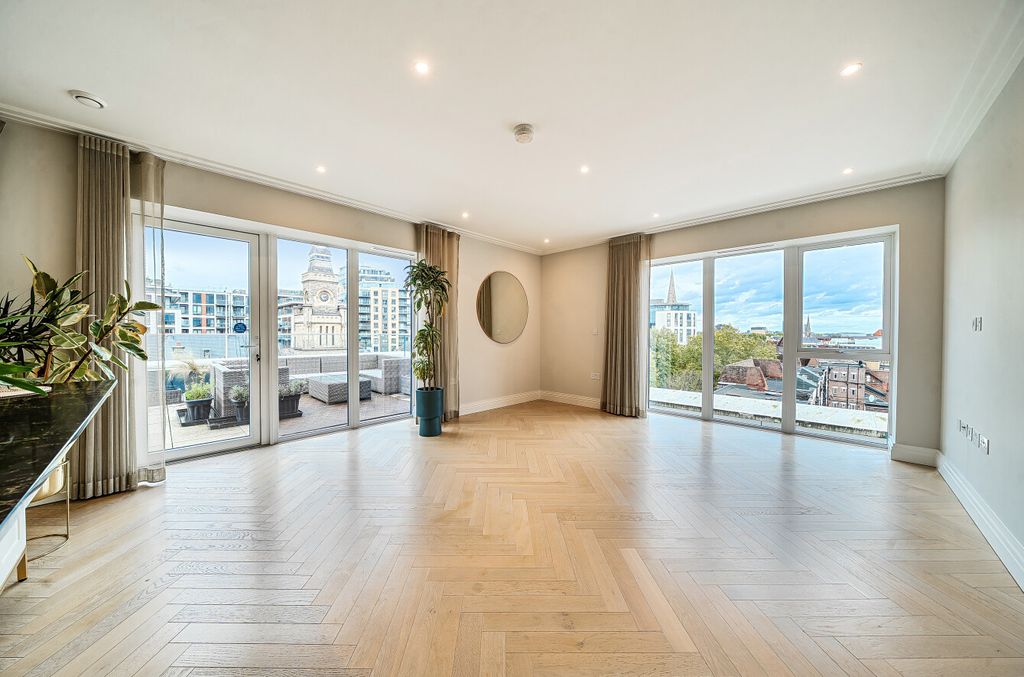 Property photo 1 of 18 1371703-3-68Fa51E...