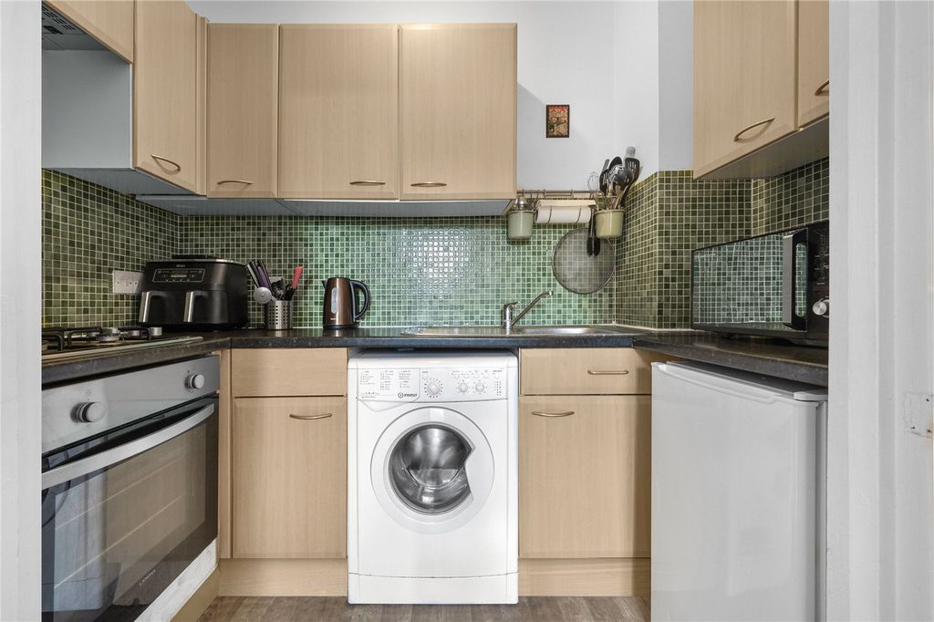 Property photo 3 of 12 Picture No. 02