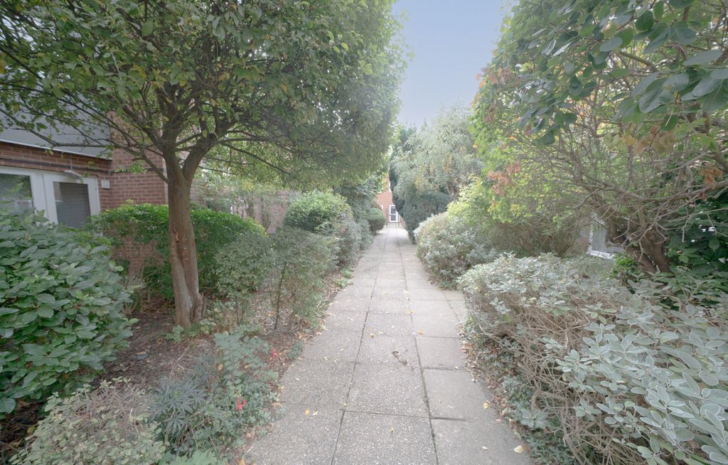 Property photo 3 of 12 Dsc07592-Edit