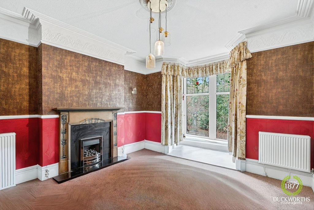 Property photo 2 of 24