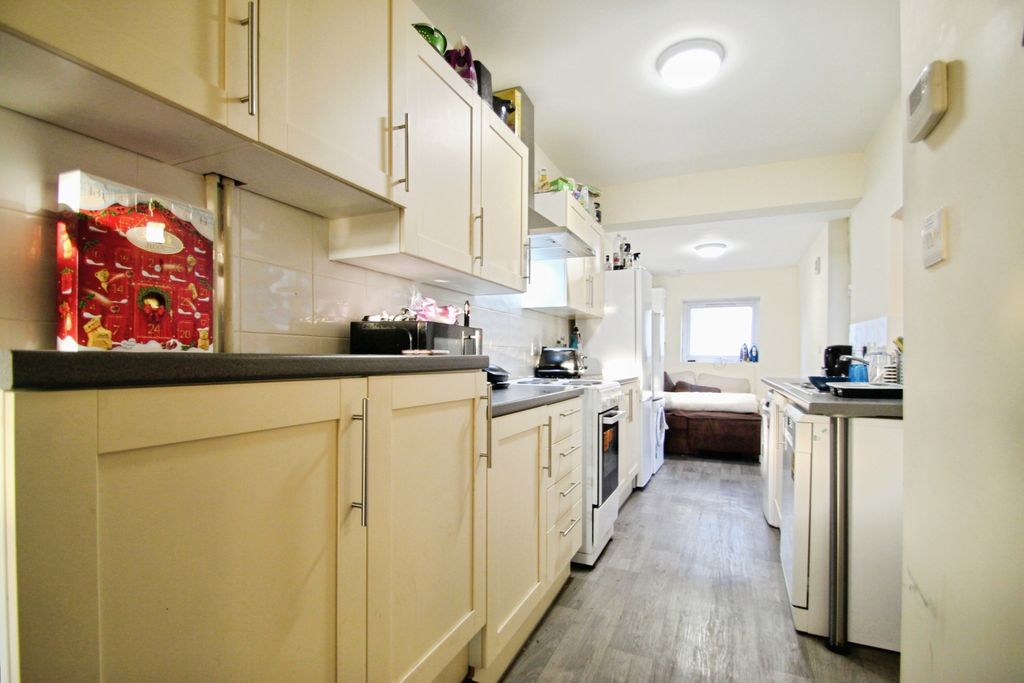 Property photo 3 of 10 Kitchen - Angle 2