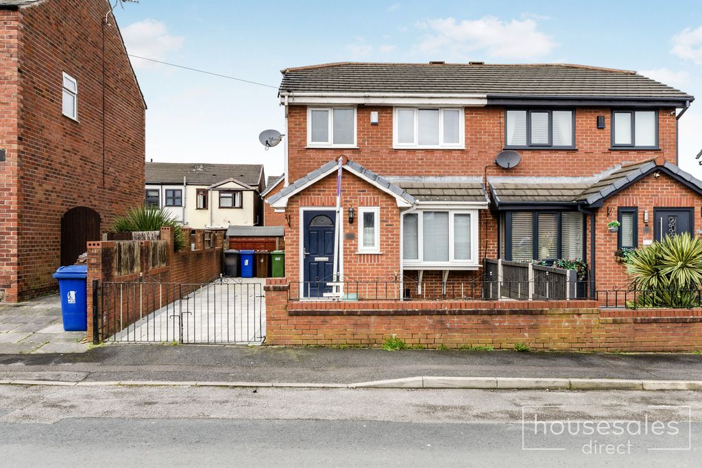 Property photo 1 of 17