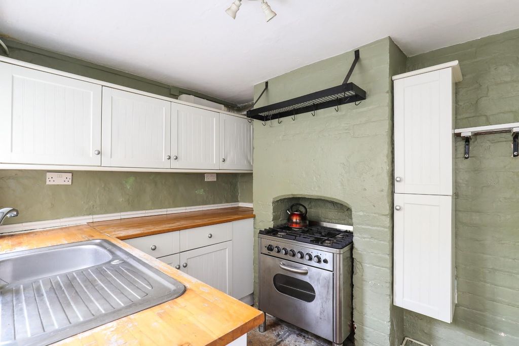 Property photo 2 of 16 Ph16_5819562.Jpg