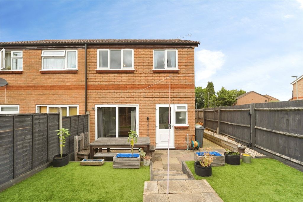 Property photo 2 of 17 Picture No. 24