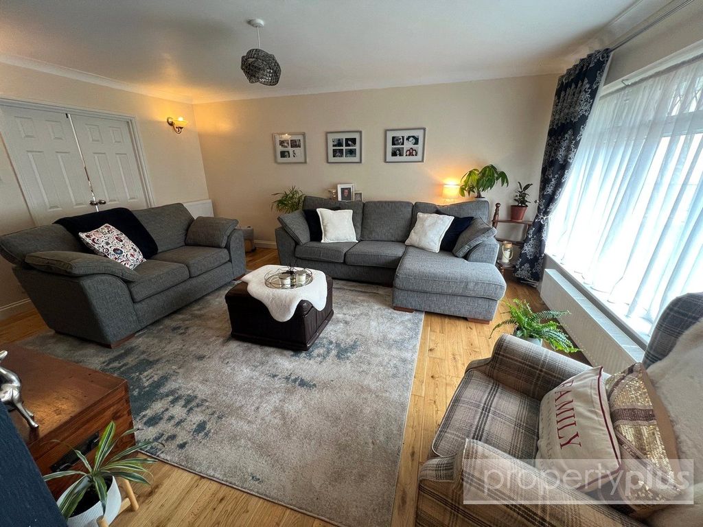 Property photo 3 of 32 Picture No. 05