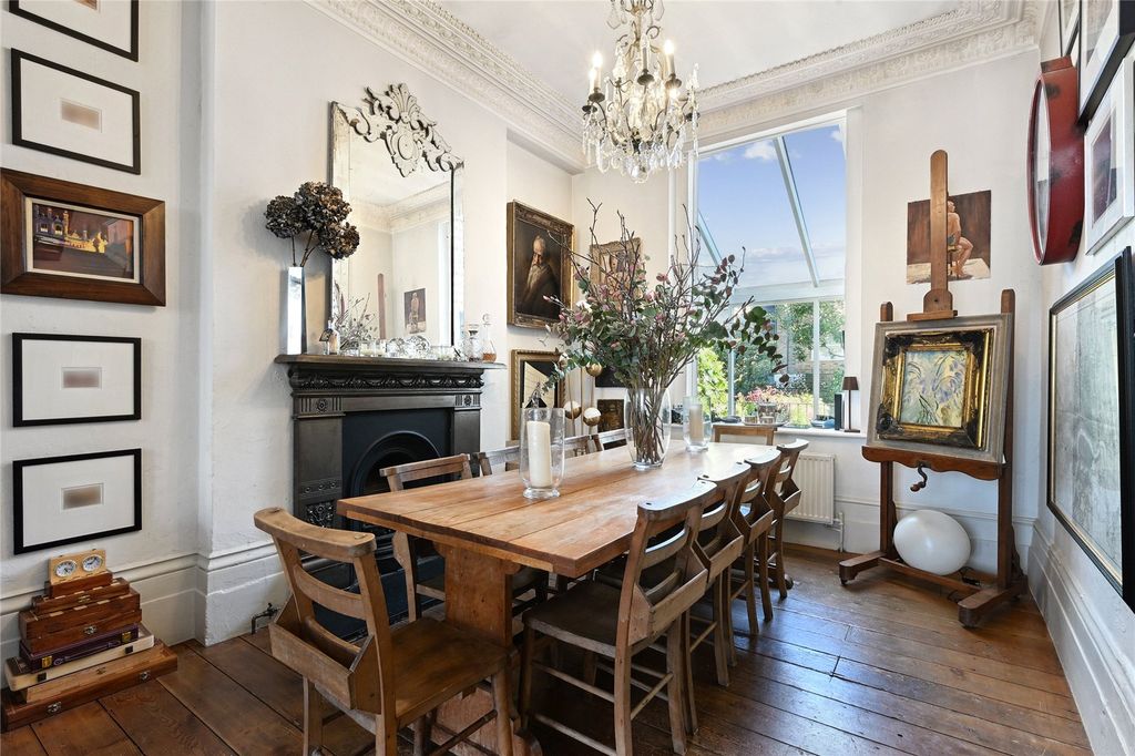 Property photo 3 of 14 Dining Area