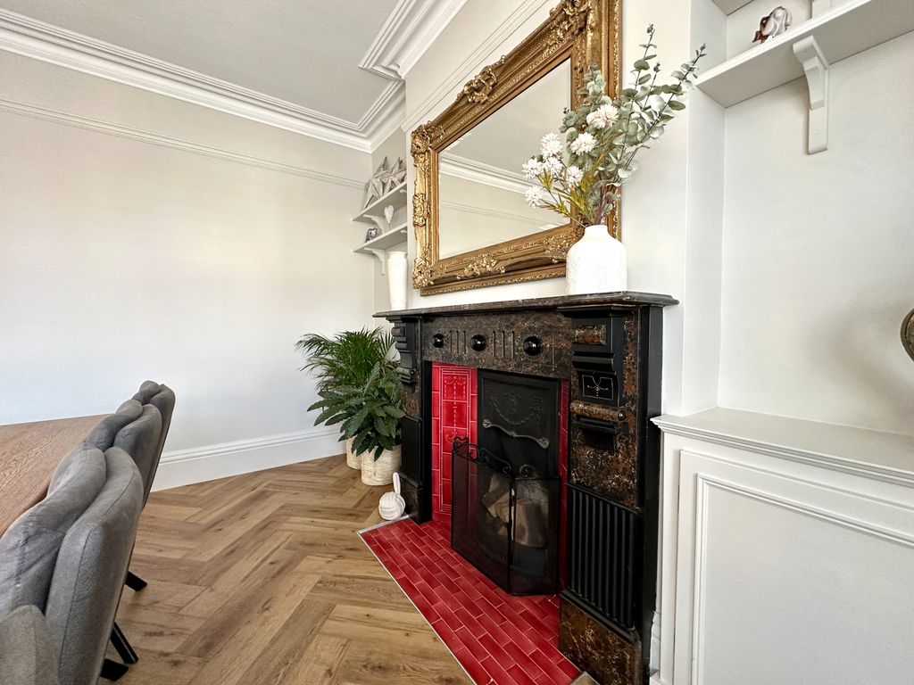Property photo 3 of 28