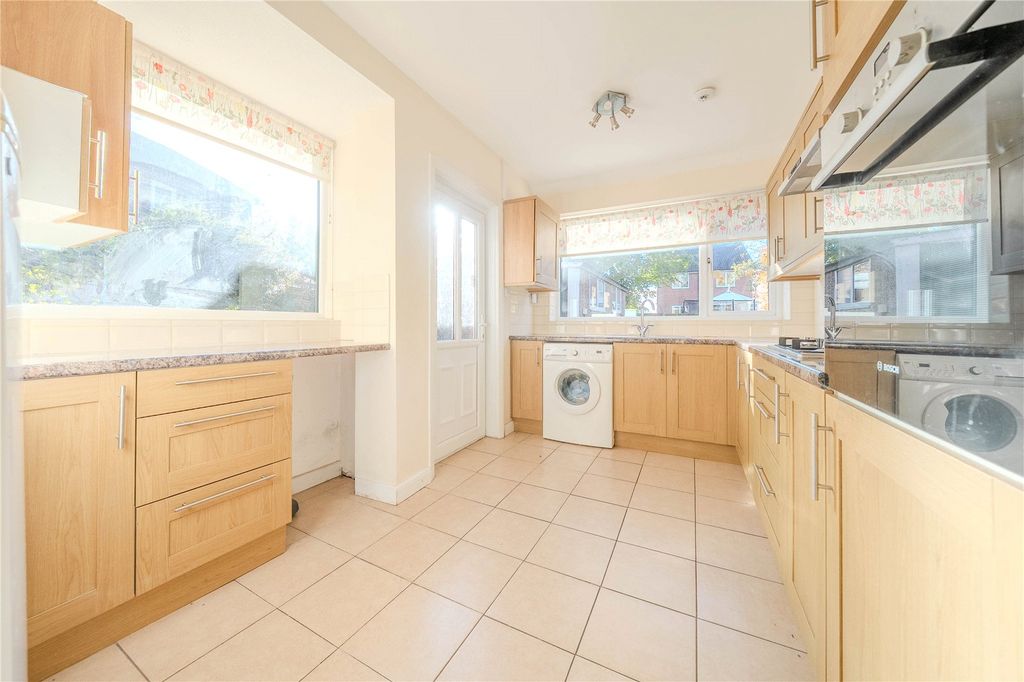 Property photo 3 of 16 Kitchen