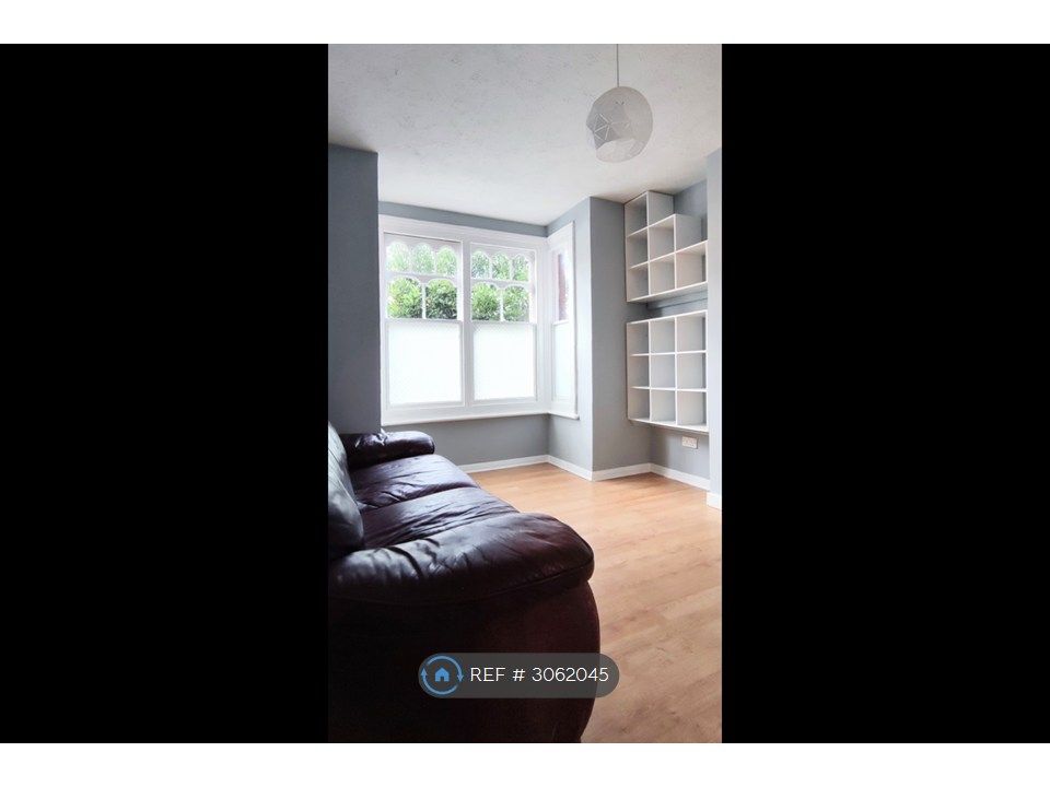 Property photo 2 of 25